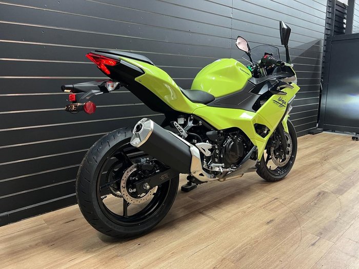 2026 Kawasaki Z500 ER500FTFAW Green
