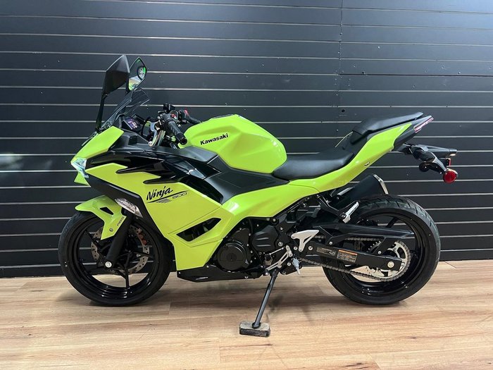 2026 Kawasaki Z500 ER500FTFAW Green