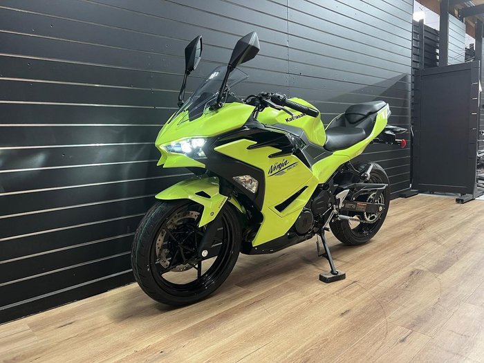 2026 Kawasaki Z500 ER500FTFAW Green