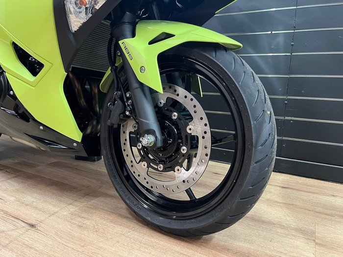 2026 Kawasaki Z500 ER500FTFAW Green