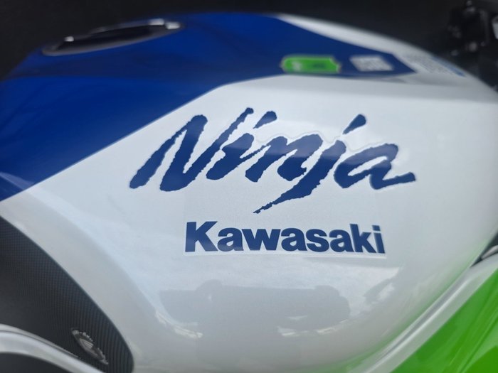 2024 Kawasaki NINJA ZX-6R 40TH ANNIVERSARY GREEN
