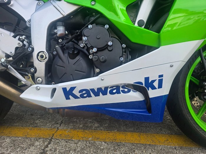 2024 Kawasaki NINJA ZX-6R 40TH ANNIVERSARY GREEN