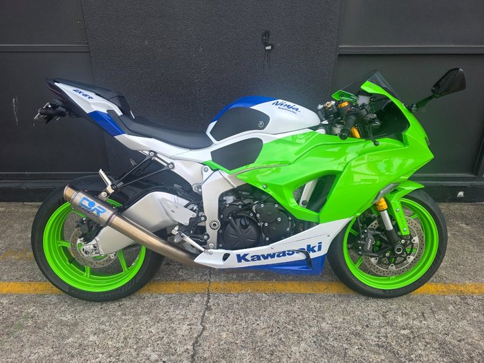 2024 Kawasaki NINJA ZX-6R 40TH ANNIVERSARY GREEN