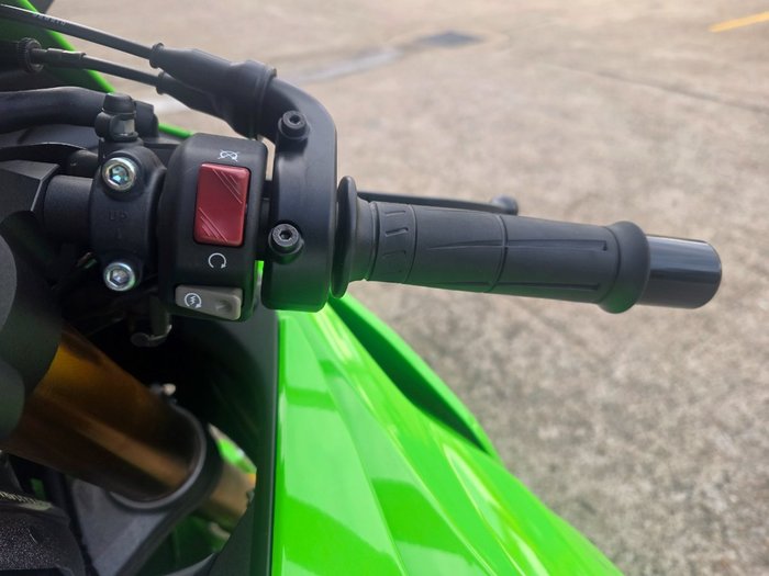 2024 Kawasaki NINJA ZX-6R 40TH ANNIVERSARY GREEN