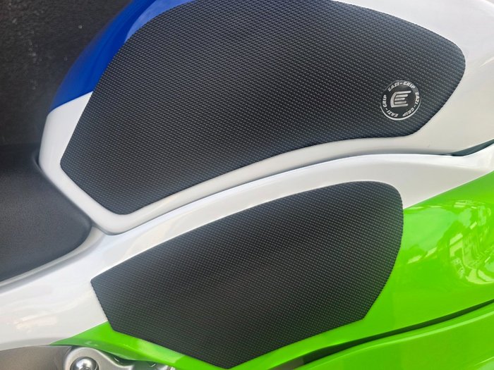 2024 Kawasaki NINJA ZX-6R 40TH ANNIVERSARY GREEN