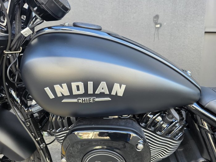 2024 Indian SPORT CHIEF BLACK SMOKE