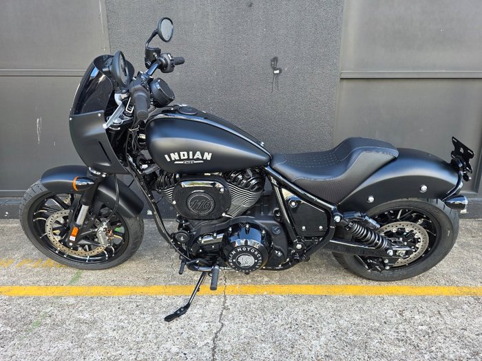 2024 Indian SPORT CHIEF BLACK SMOKE