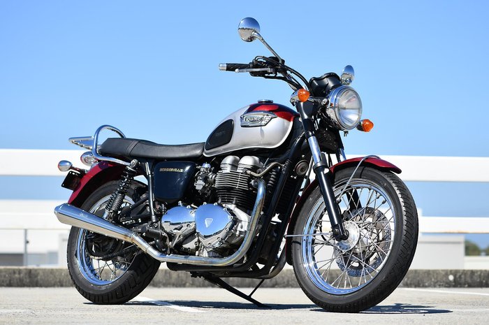 2001 Triumph Bonneville 790