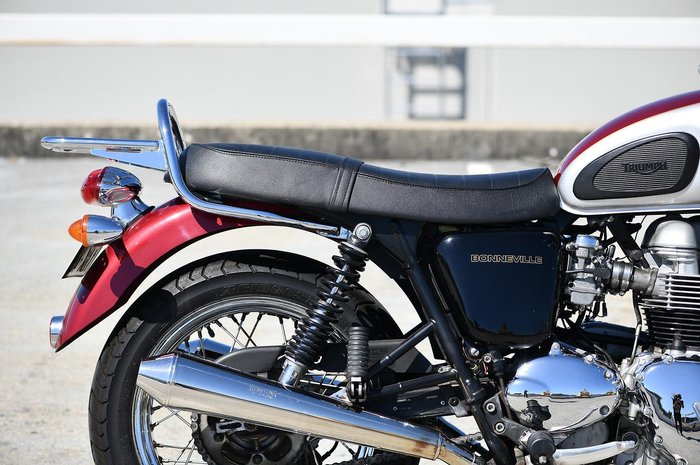 2001 Triumph Bonneville 790