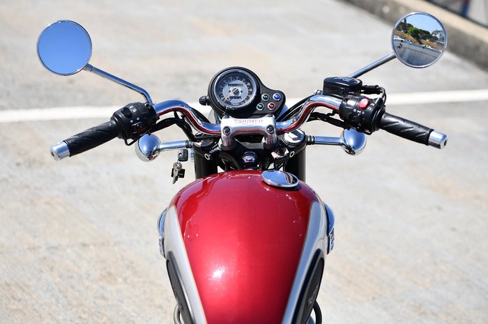 2001 Triumph Bonneville 790