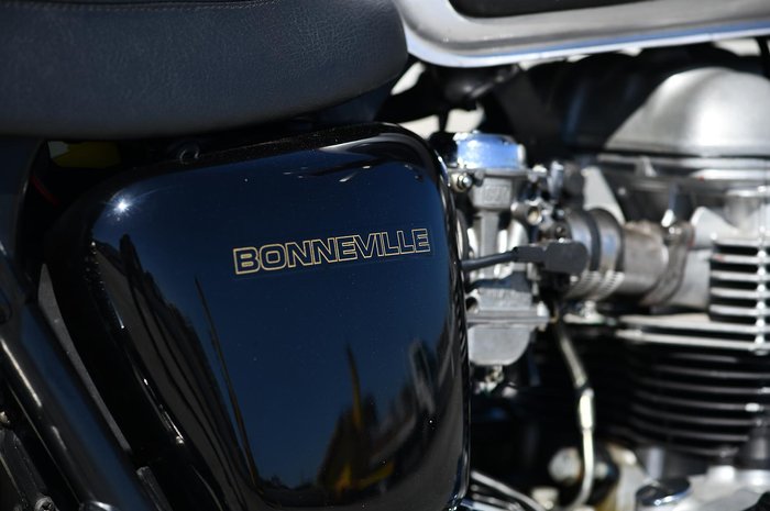 2001 Triumph Bonneville 790