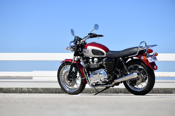 2001 Triumph Bonneville 790
