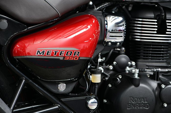 2025 Royal Enfield Meteor 350 Supernova