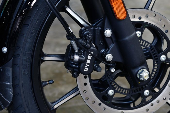 2025 Royal Enfield Meteor 350 Supernova