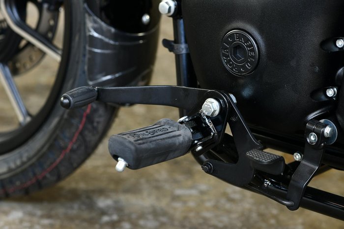 2025 Royal Enfield Meteor 350 Supernova