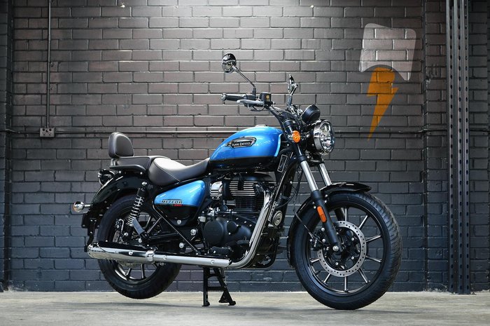 2025 Royal Enfield Meteor 350 Supernova
