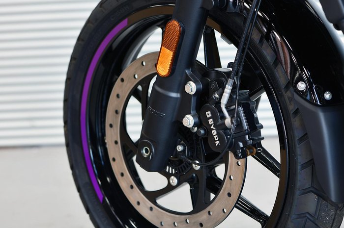 2025 Royal Enfield Guerrilla 450