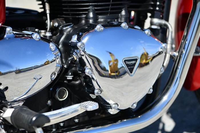 2012 Triumph Bonneville T100 (865cc)