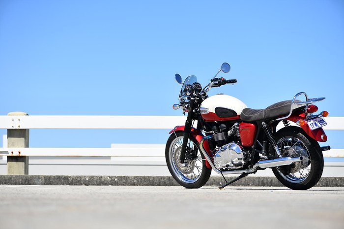 2012 Triumph Bonneville T100 (865cc)
