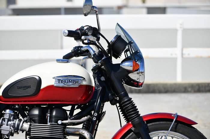 2012 Triumph Bonneville T100 (865cc)