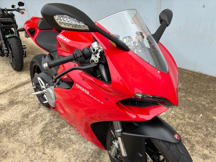 2015 DUCATI 899 PANIGALE Red