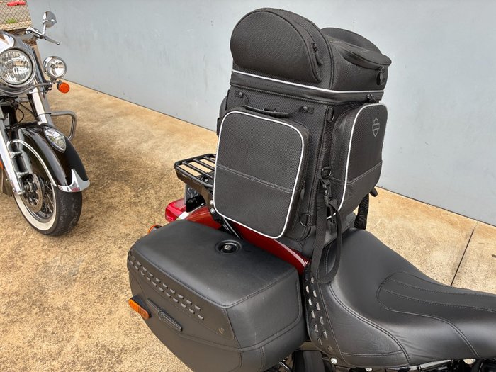 2024 HARLEY-DAVIDSON FLHCS HERITAGE CLASSIC 114 Black