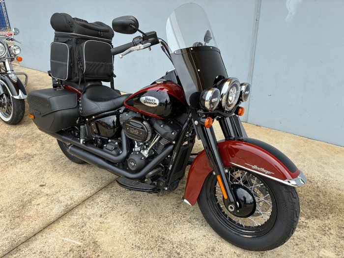 2024 HARLEY-DAVIDSON FLHCS HERITAGE CLASSIC 114 Black