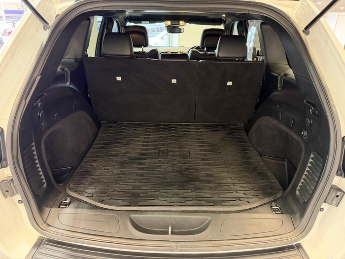 2020 Jeep Grand Cherokee Night Eagle