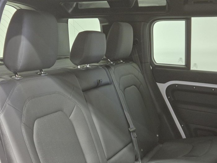 2025 Land Rover Defender 110 D350 X-Dynamic SE