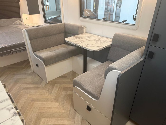 2026 New Age Caravans Manta Ray Mr20er Expedition My26