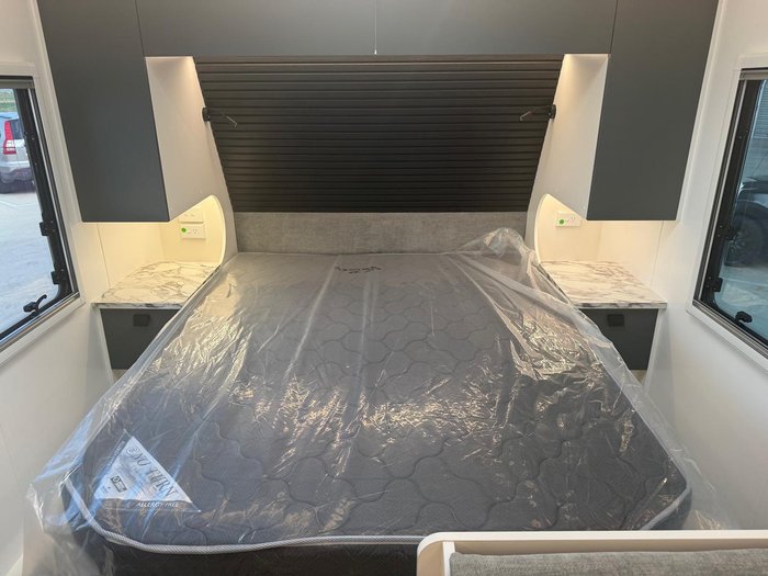 2026 New Age Caravans Manta Ray Mr20er Expedition My26