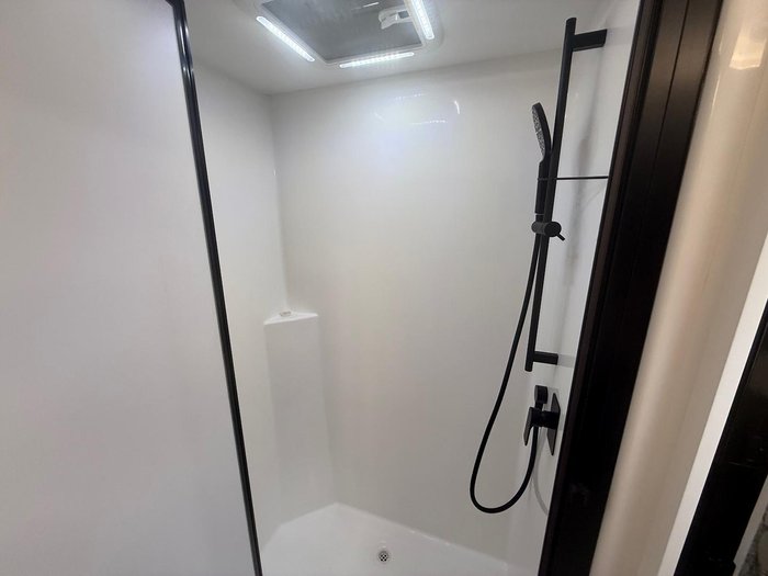 2026 New Age Caravans Manta Ray Mr20er Expedition My26