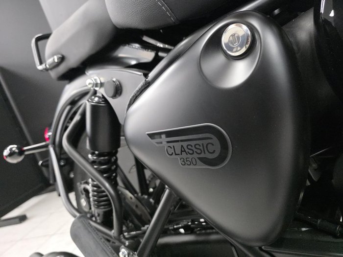 2026 Royal Enfield CLASSIC 350 SIGNALS Black