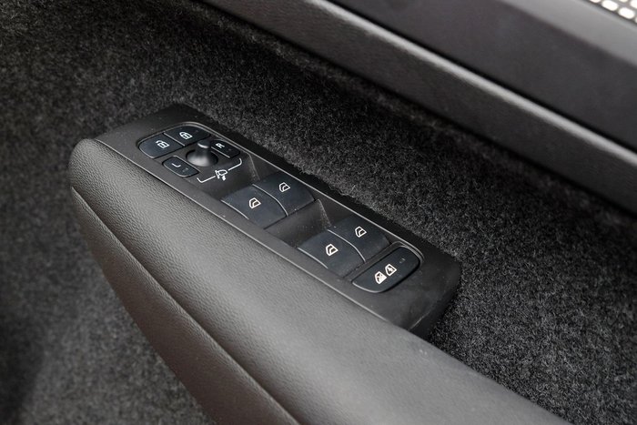 2022 Volvo XC40 T5 R-Design