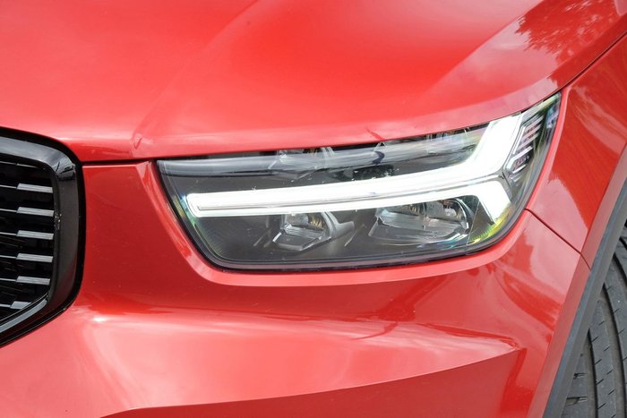 2022 Volvo XC40 T5 R-Design