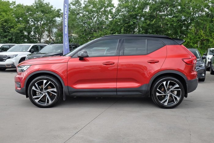 2022 Volvo XC40 T5 R-Design