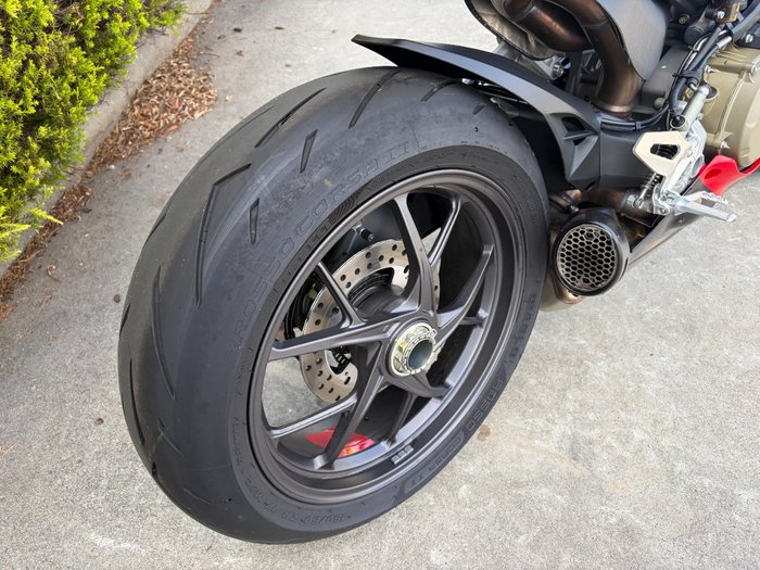 2022 DUCATI PANIGALE V2 BAYLISS 20TH ANNIV Red