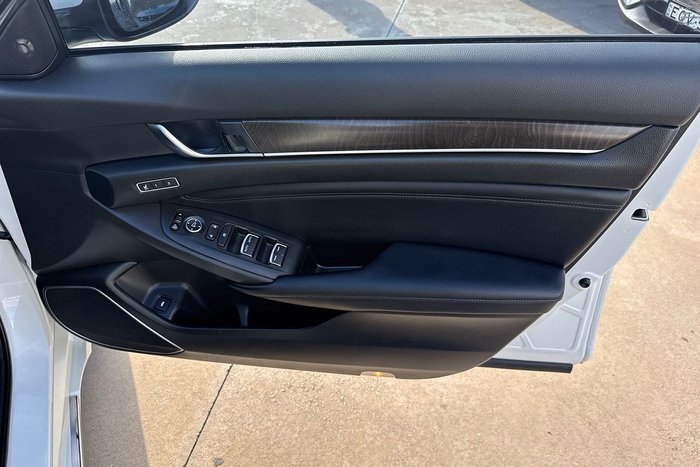 2019 Honda Accord VTi-LX 10th Gen MY19 White