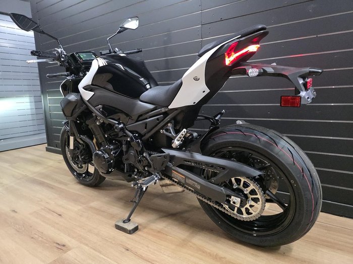 2026 Kawasaki 2026 Kawasaki 900CC Z900 White