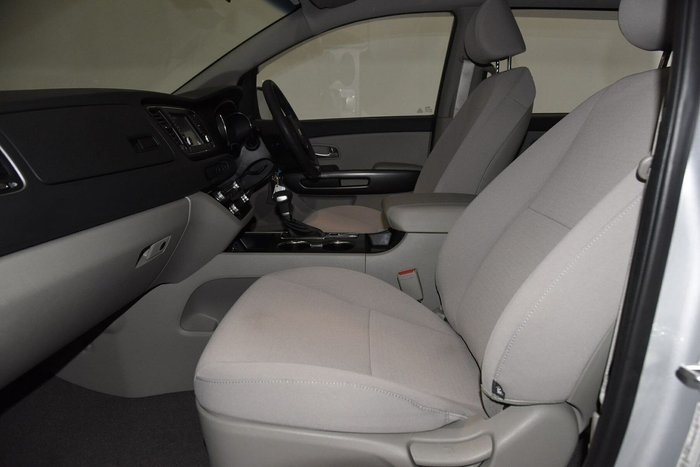2020 Kia Carnival S