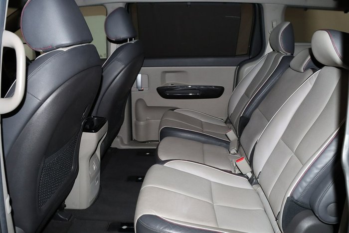 2017 Kia Carnival Platinum