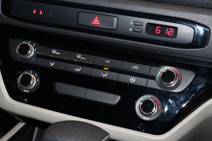 2020 Kia Carnival S
