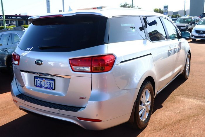 2017 Kia Carnival Si
