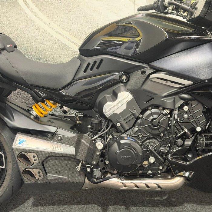 2022 DUCATI DIAVEL V4 Black