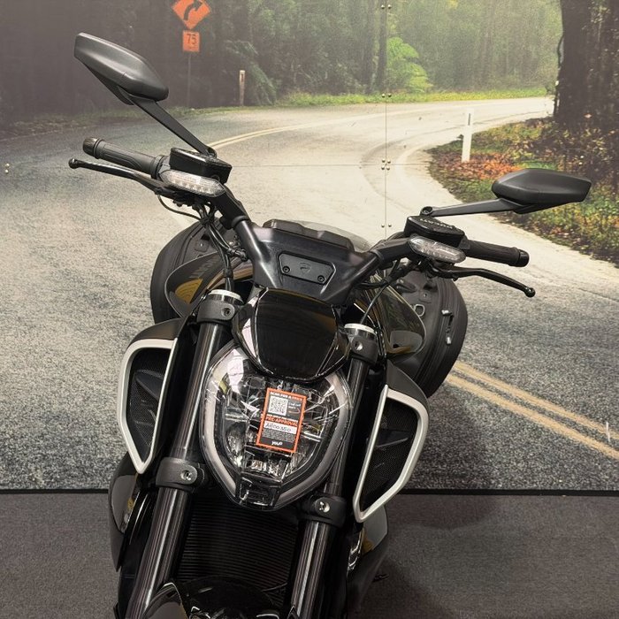 2022 DUCATI DIAVEL V4 Black