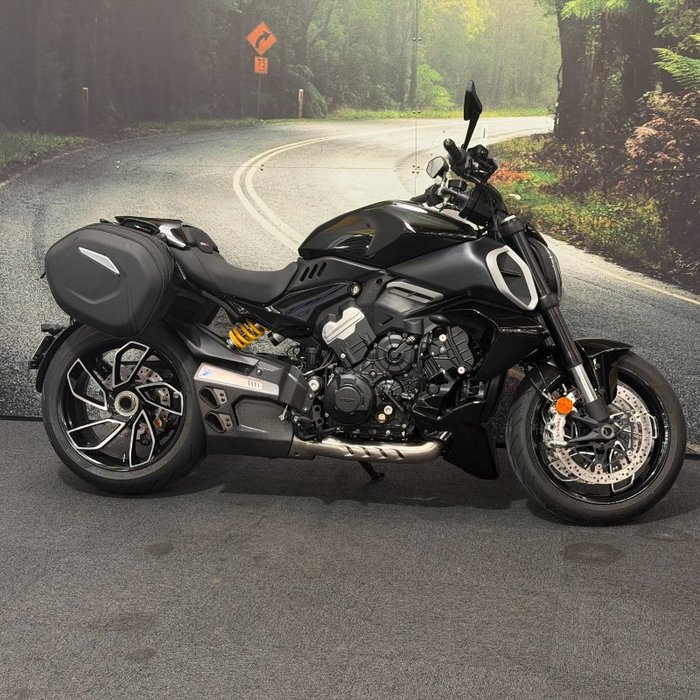2022 DUCATI DIAVEL V4 Black