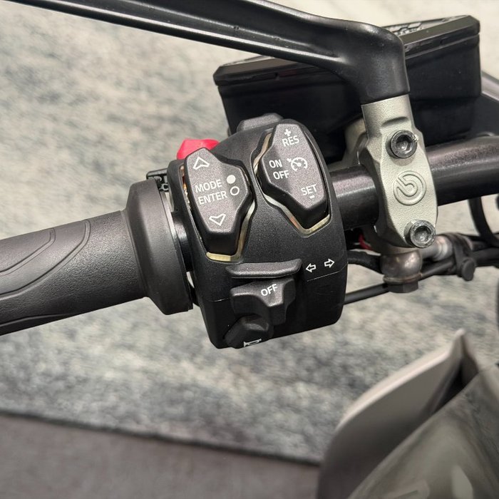 2022 DUCATI DIAVEL V4 Black