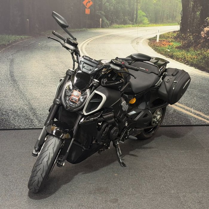 2022 DUCATI DIAVEL V4 Black