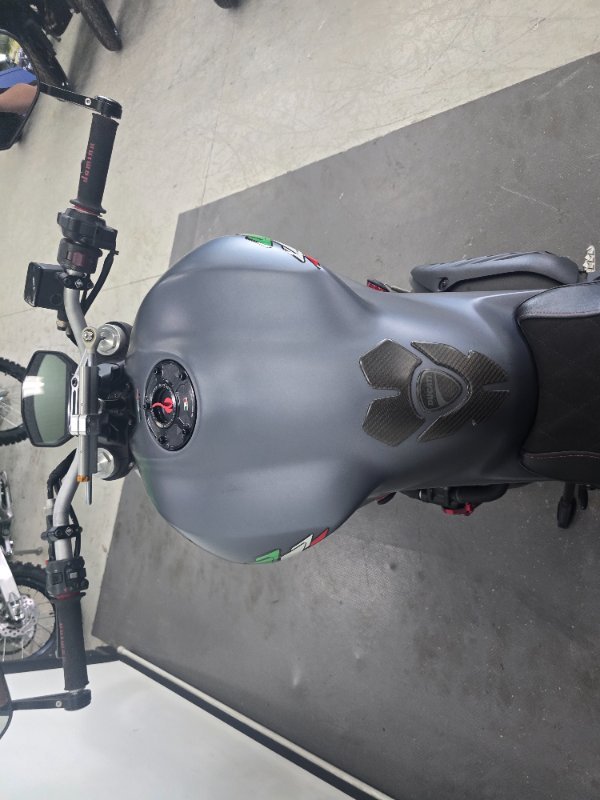 2016 DUCATI MONSTER 821 GREY