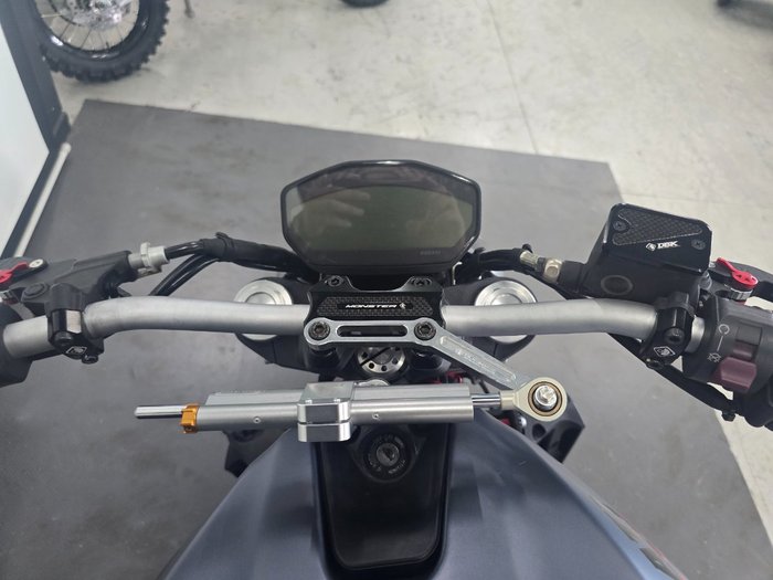 2016 DUCATI MONSTER 821 GREY